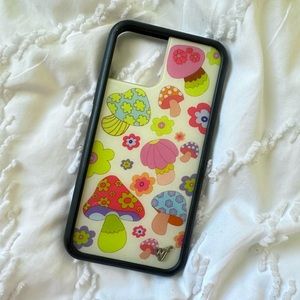 Wildflower iPhone 11 Pro mushroom case